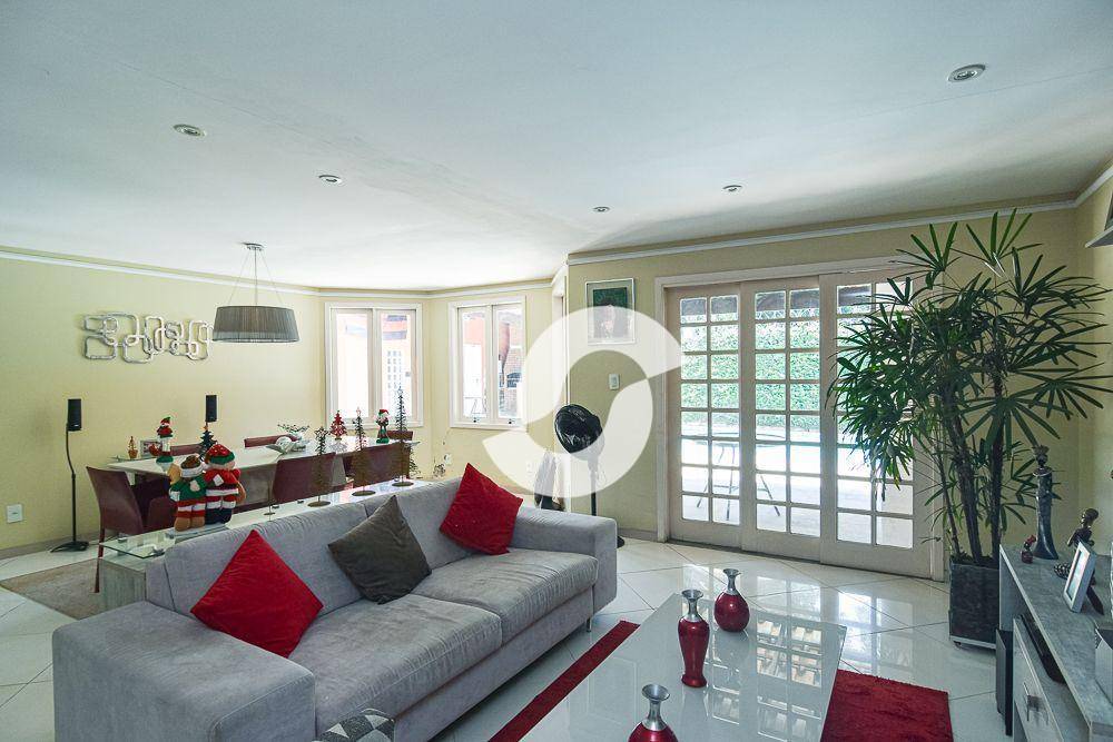 Casa à venda com 4 quartos, 300m² - Badu,Niterói