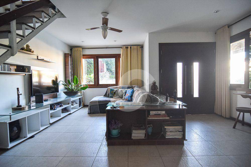 Casa à venda com 4 quartos, 254m² - Vila Progresso,Niterói