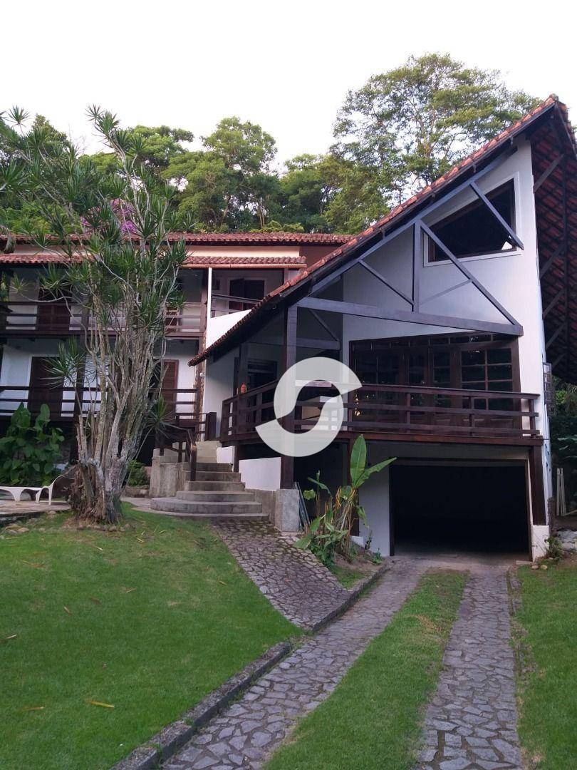 Casa à venda com 5 quartos, 528m² - Itaipu,Niterói