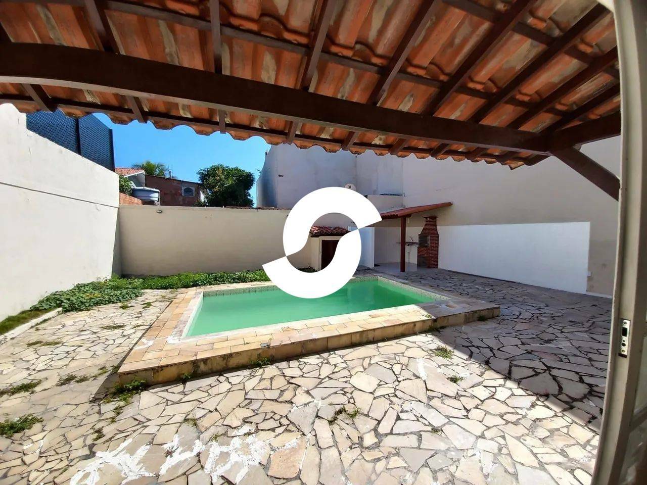 Casa à venda com 3 quartos, 330m² - Piratininga,Niterói