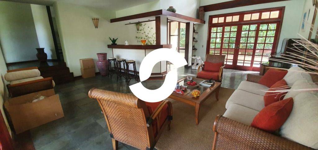 Casa à venda com 5 quartos, 381m² - Itaipu,Niterói