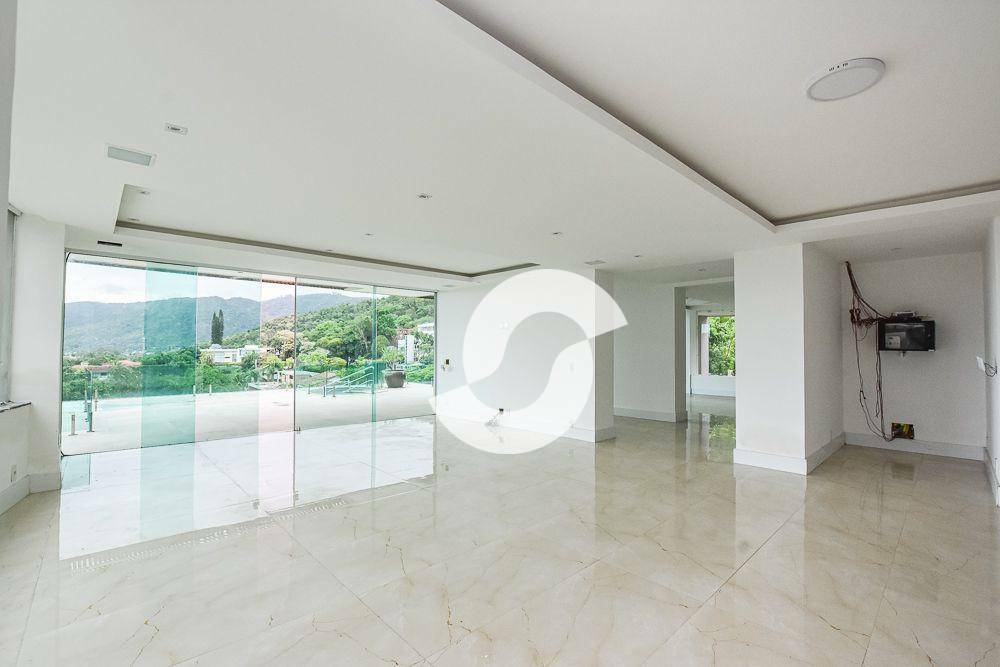 Casa à venda com 1 quarto, 1000m² - Piratininga,Niterói