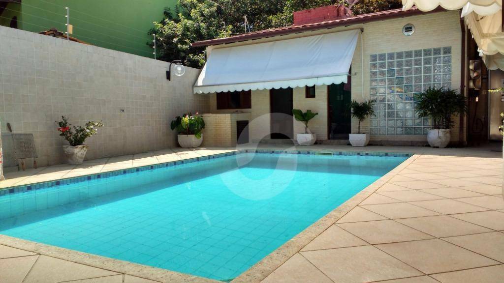 Casa à venda com 3 quartos, 277m² - Itaipu,Niterói
