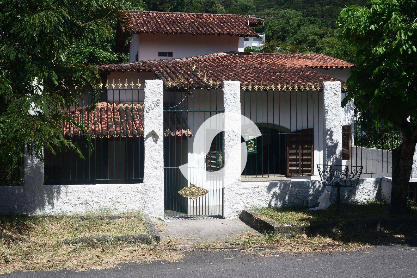 Casa à venda com 4 quartos, 189m² - Mata Paca,Niterói