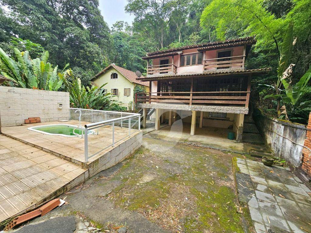 Casa à venda com 5 quartos, 325m² - Vila Progresso,Niterói
