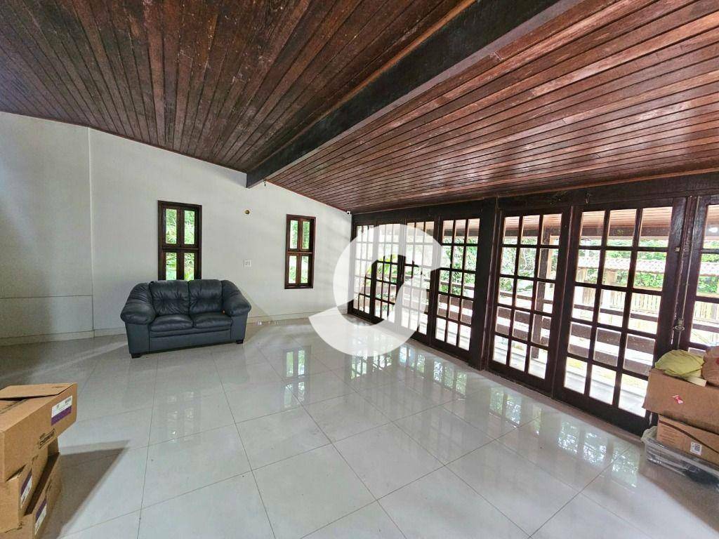 Casa à venda com 5 quartos, 325m² - Vila Progresso,Niterói