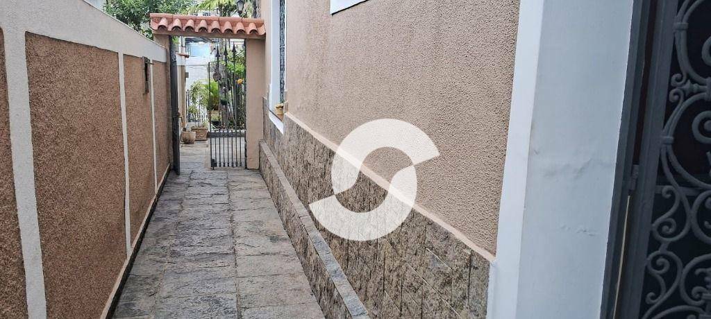  - Casa de 4 Quartos com Suíte, Área de Lazer e Piscina