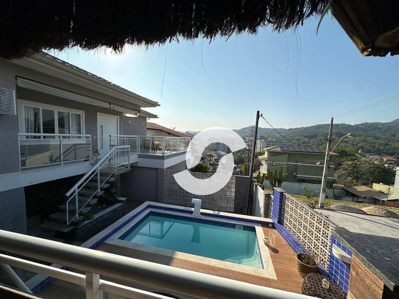 Casa à venda com 4 quartos, 292m² - Pendotiba,Niterói