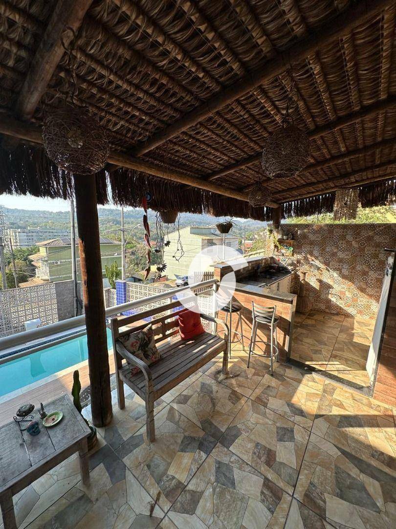  - Casa à venda, 292 m² por R$ 980.000,00 - Pendotiba - Niterói/RJ