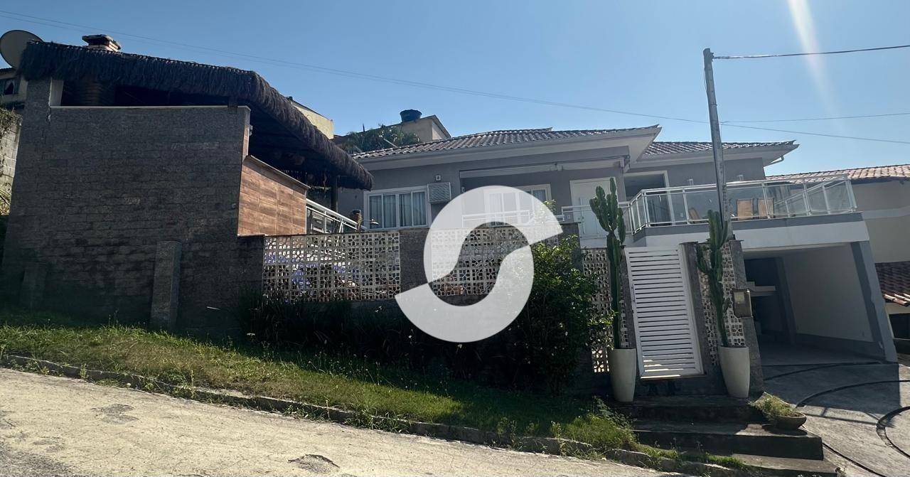 Casa à venda com 4 quartos, 292m² - Pendotiba,Niterói