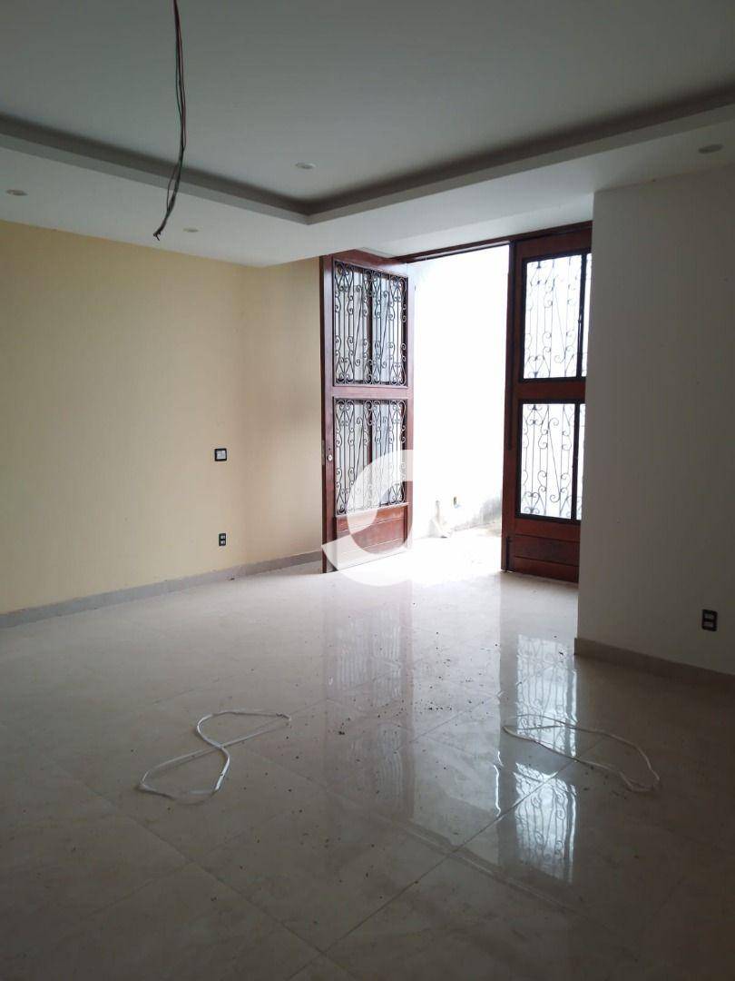 Casa à venda com 3 quartos, 243m² - Itaipu,Niterói