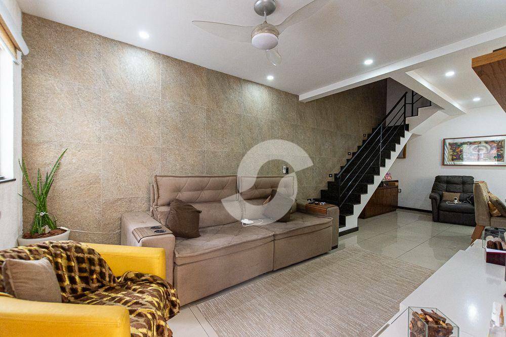 - Casa com 3 dormitórios à venda, 156 m² por R$ 890.000,00 - Itaipu - Niterói/RJ