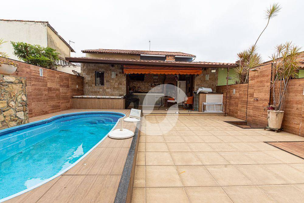 Casa à venda com 3 quartos, 156m² - Itaipu,Niterói