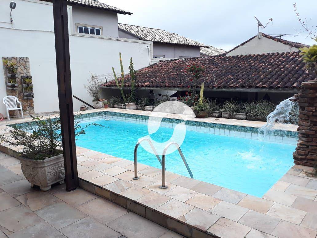 Casa à venda com 4 quartos, 271m² - Badu,Niterói