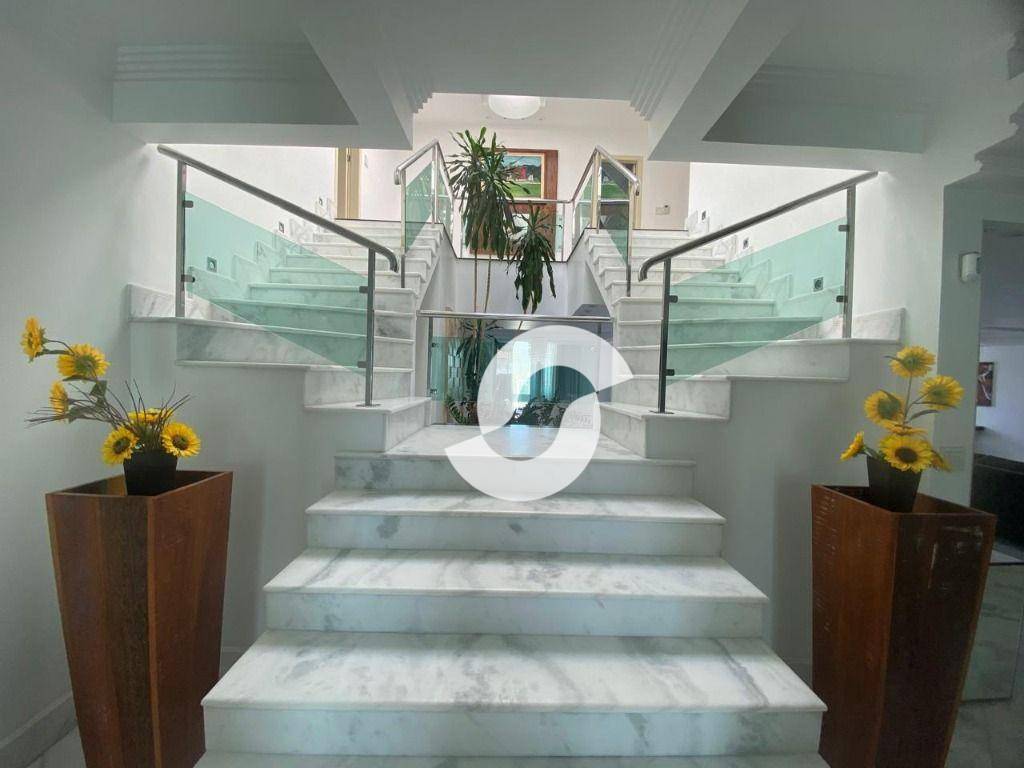 Casa à venda com 5 quartos, 682m² - Camboinhas,Niterói
