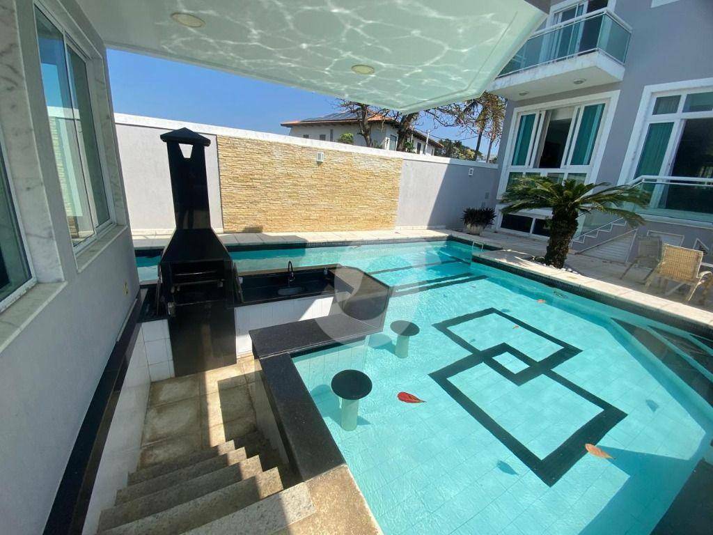 Casa à venda com 5 quartos, 682m² - Camboinhas,Niterói