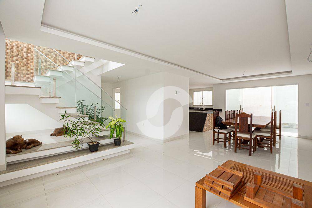 Casa à venda com 4 quartos, 220m² - Maria Paula,Niterói