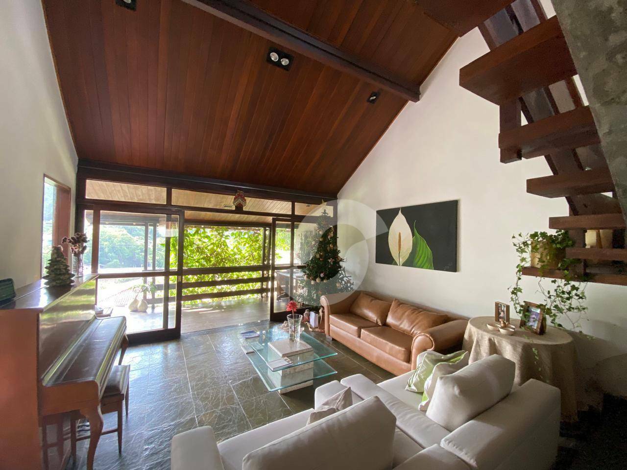 Casa à venda com 4 quartos, 220m² - Vila Progresso,Niterói