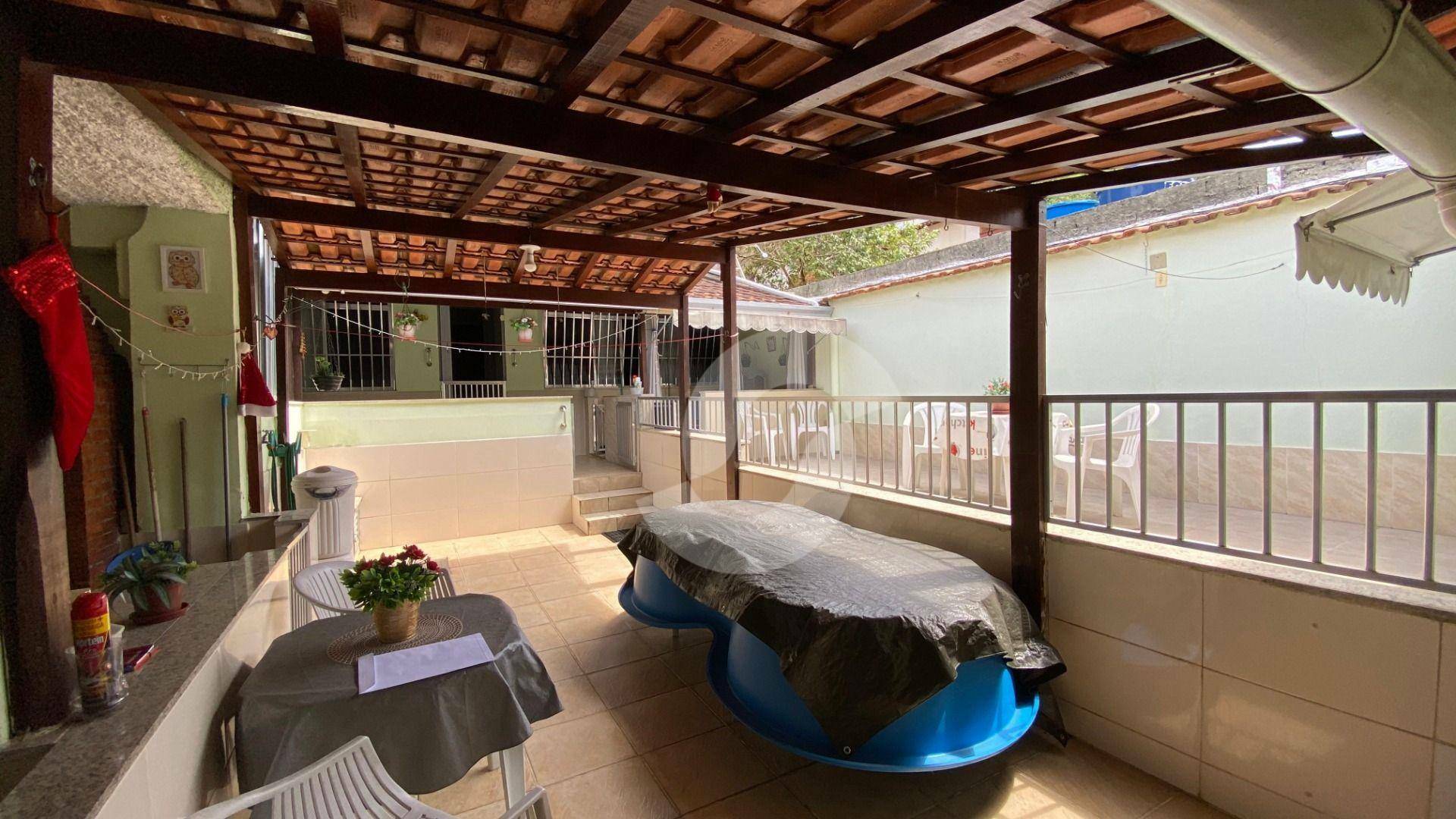 Casa à venda com 4 quartos, 660m² - Santa Rosa,Niterói