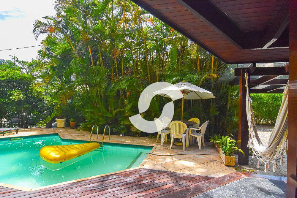Casa à venda com 5 quartos, 376m² - Itacoatiara,Niterói