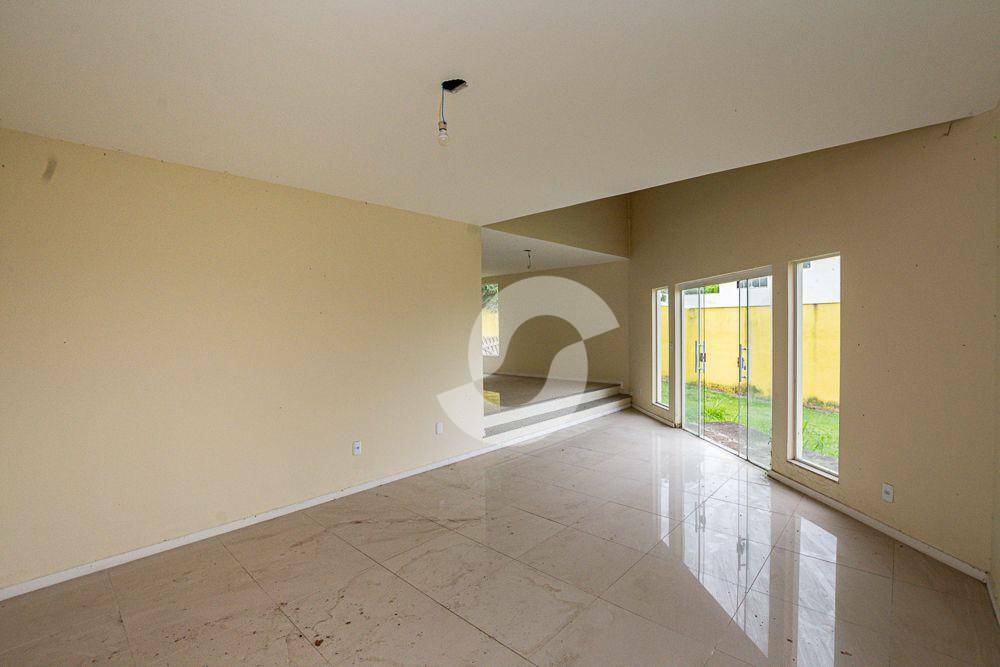 Casa à venda com 3 quartos, 126m² - Matapaca,Niterói