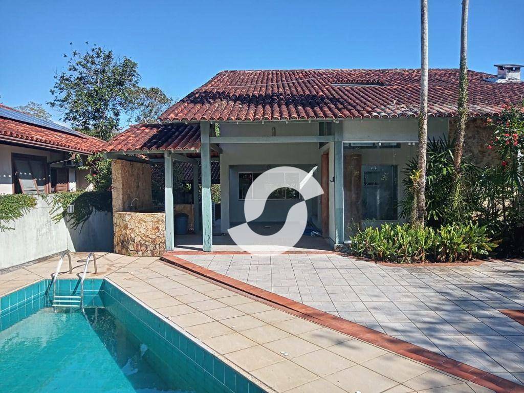 Casa à venda com 4 quartos, 312m² - Mata Paca,Niterói