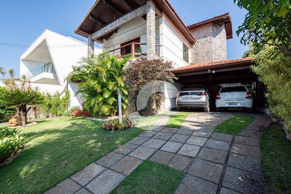 Casa à venda com 4 quartos, 389m² - Camboinhas,Niterói