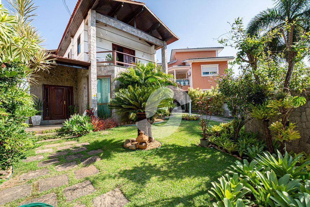 Casa à venda com 4 quartos, 389m² - Camboinhas,Niterói