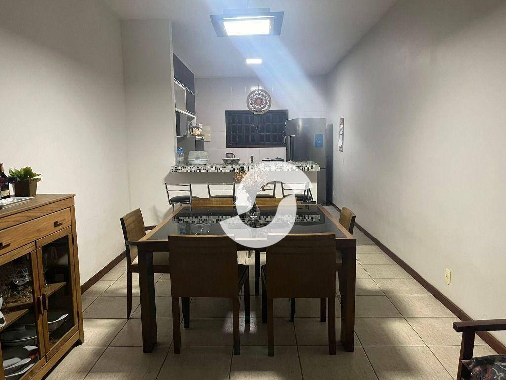 Casa à venda com 8 quartos, 350m² - Pendotiba,Niterói