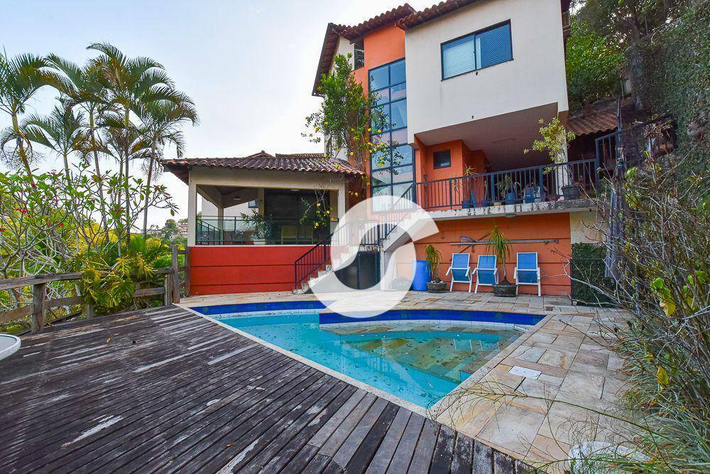 Casa à venda com 4 quartos, 180m² - Badu,Niterói
