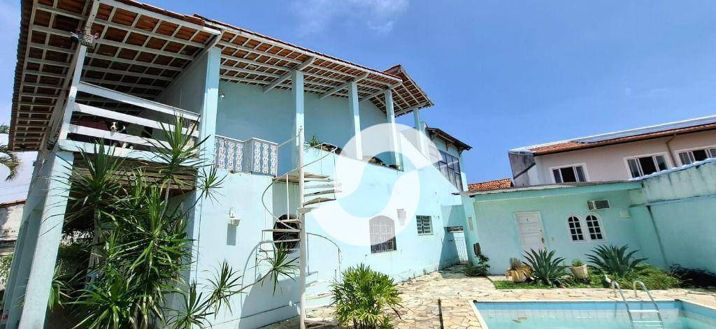 Casa à venda com 6 quartos, 590m² - Piratininga,Niterói
