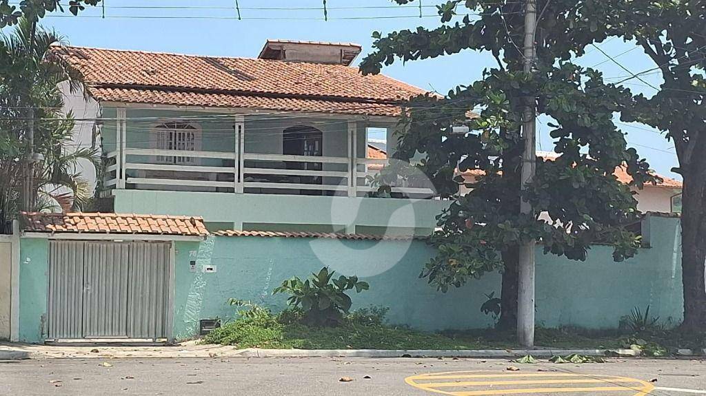 Casa à venda com 6 quartos, 590m² - Piratininga,Niterói