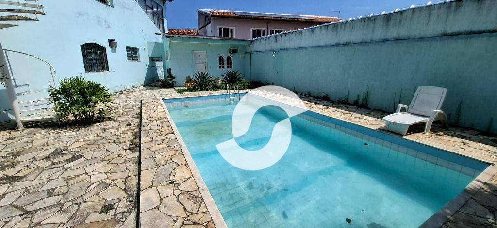 Casa à venda com 6 quartos, 590m² - Piratininga,Niterói