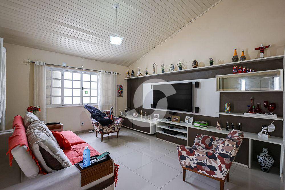 Casa à venda com 4 quartos, 235m² - Marazul,Niterói