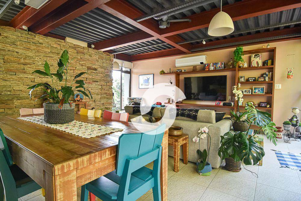 Casa à venda com 3 quartos, 167m² - São Francisco,Niterói