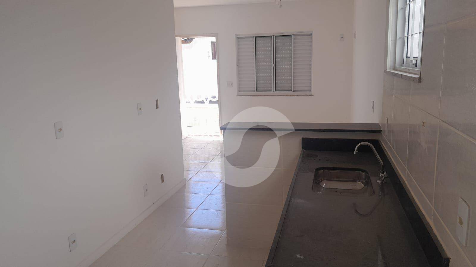 Casa à venda com 2 quartos, 56m² - Sape,Niterói
