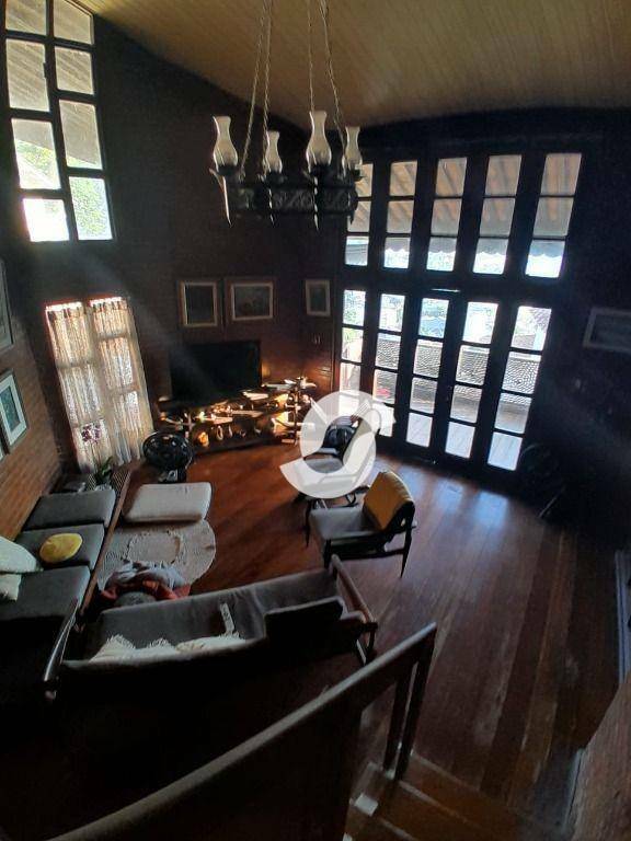 Casa à venda com 4 quartos, 1200m² - São Francisco,Niterói