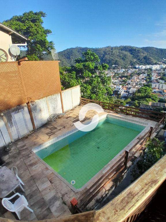 Casa à venda com 4 quartos, 1200m² - São Francisco,Niterói