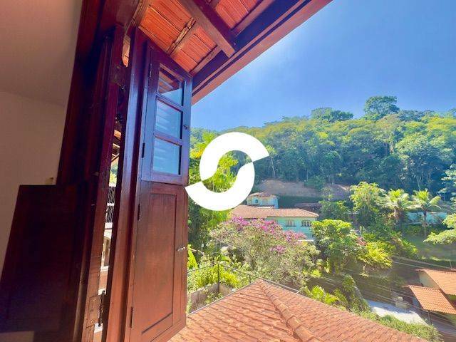 Casa à venda com 4 quartos, 600m² - Piratininga,Niterói