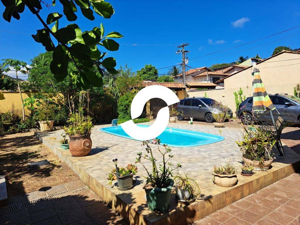 Casa à venda com 3 quartos, 450m² - Itaipu,Niterói