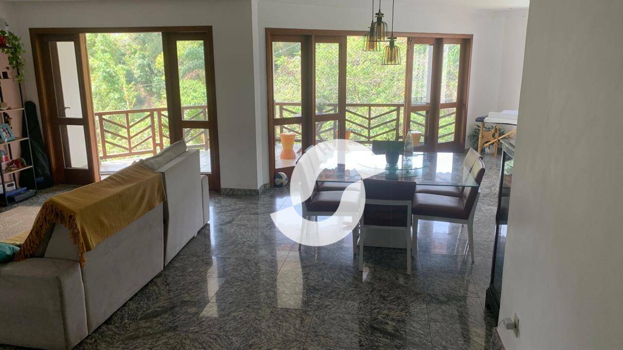  - Casa com 4 dormitórios à venda, 250 m² por R$ 1.600.000,00 - Pendotiba - Niterói/RJ