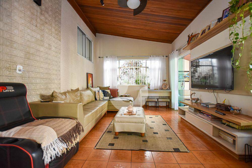Casa à venda com 4 quartos, 500m² - Camboinhas,Niterói