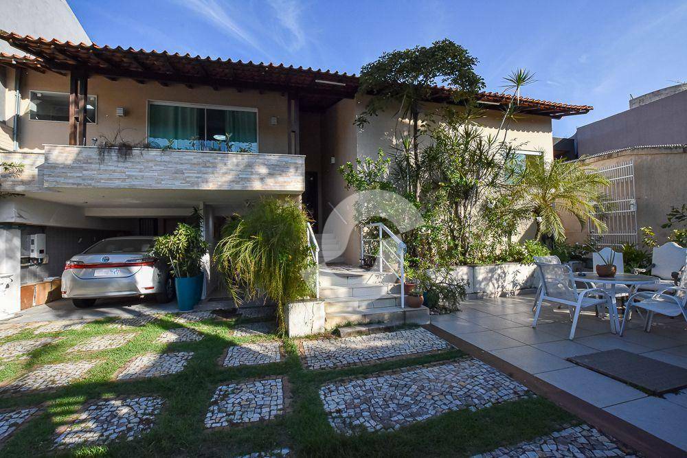 Casa à venda com 4 quartos, 500m² - Camboinhas,Niterói