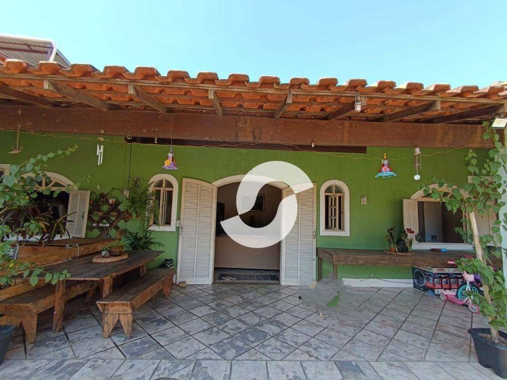 Casa à venda com 2 quartos, 90m² - Itaipu,Niterói