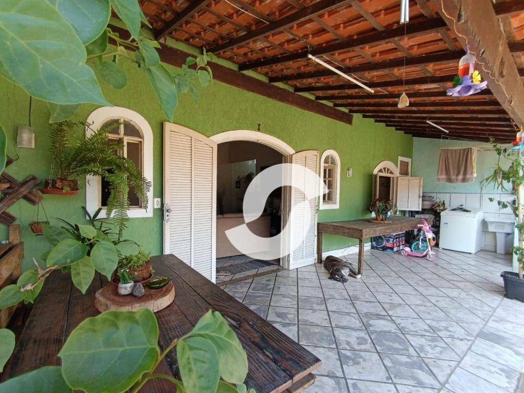 Casa à venda com 2 quartos, 90m² - Itaipu,Niterói