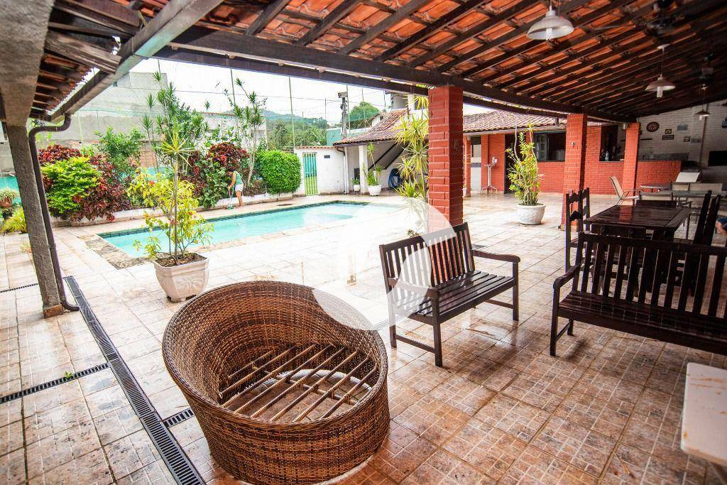 Casa à venda com 7 quartos, 452m² - Itaipu,Niterói