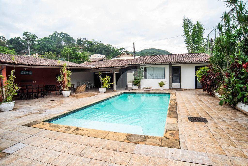 Casa à venda com 7 quartos, 452m² - Itaipu,Niterói