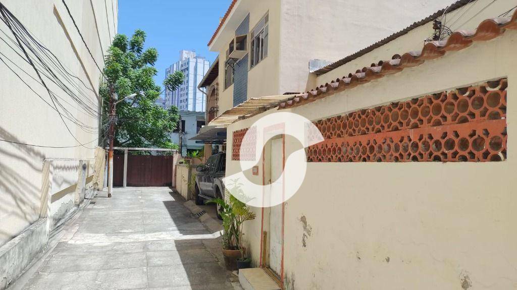 Casa à venda com 5 quartos, 450m² - Santa Rosa,Niterói