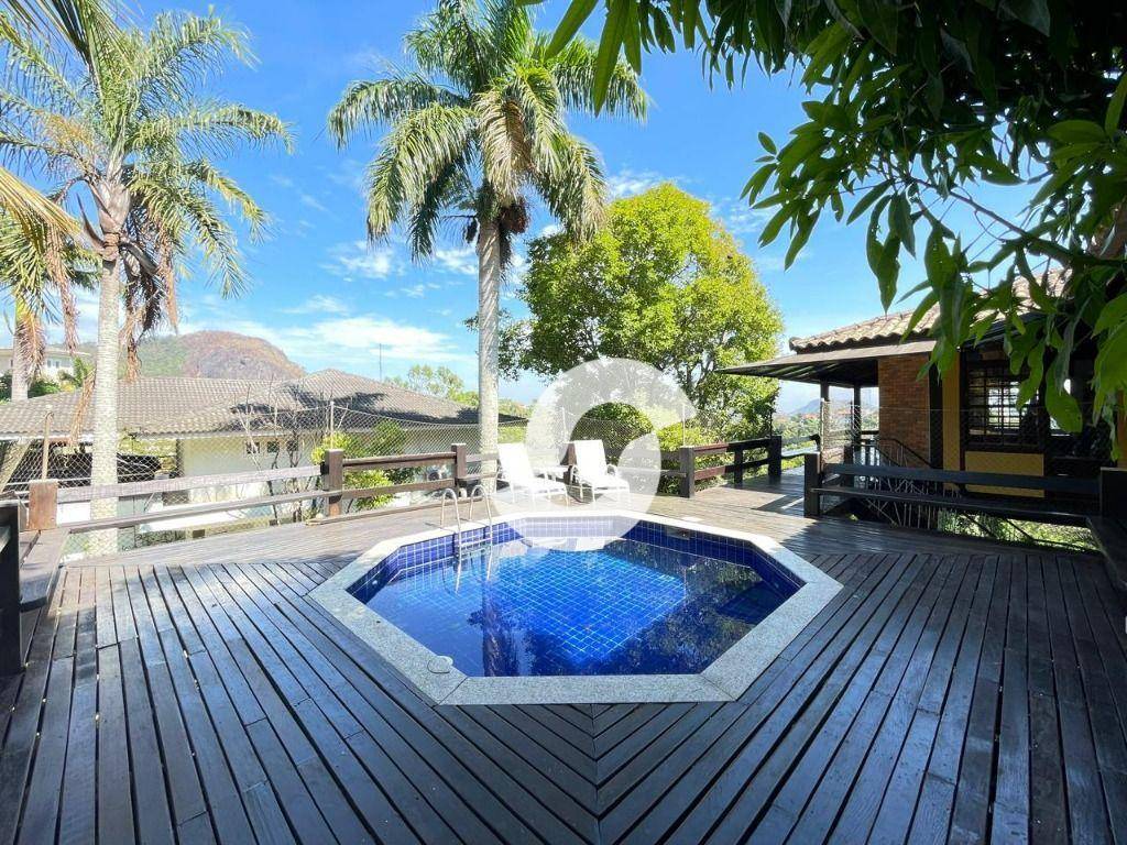 Casa à venda com 3 quartos, 209m² - Pendotiba,Niterói