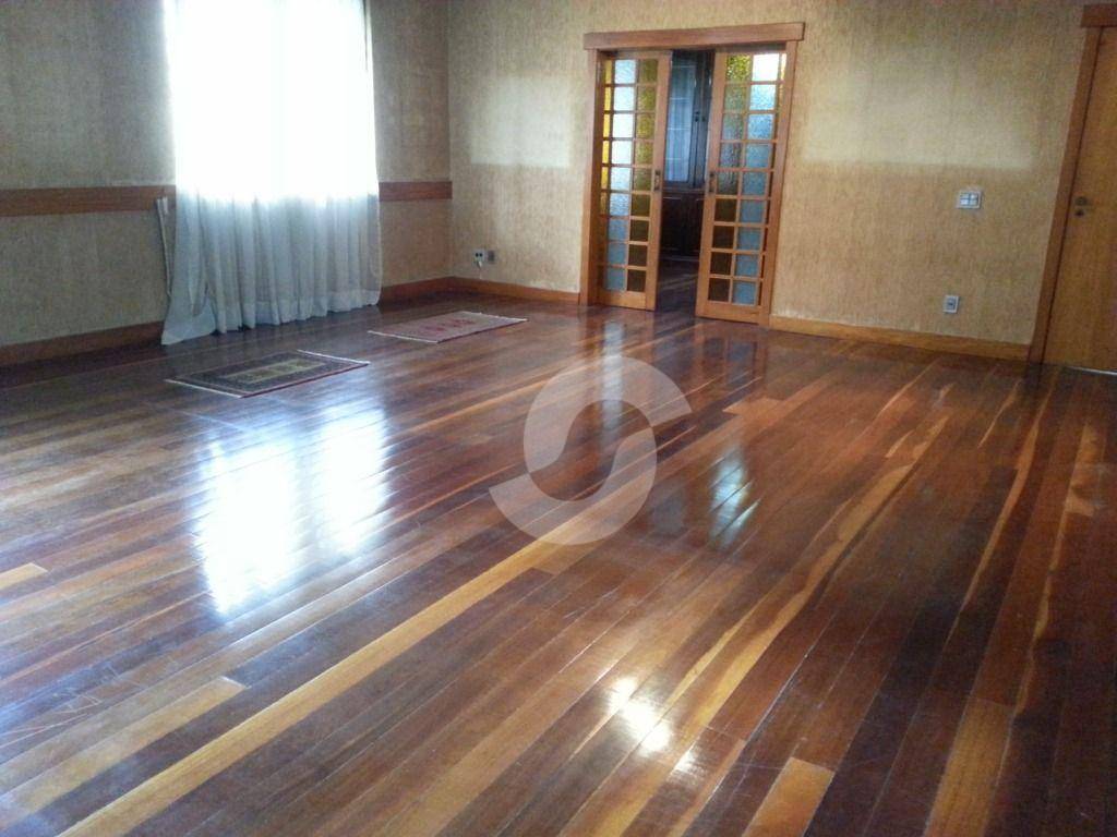 Casa à venda com 4 quartos, 380m² - Vital Brasil,Niterói